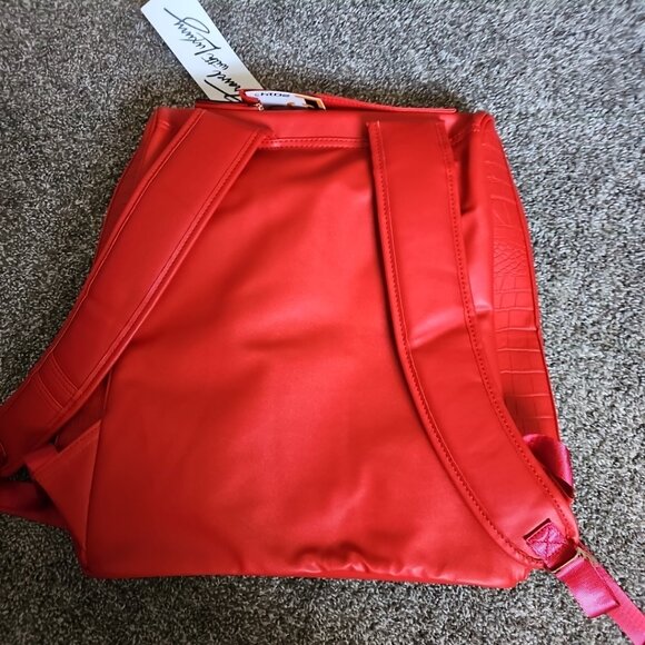 NWT Tote & Carry Red Alligator Skin Textured Tote/Backpack w  display picture 2